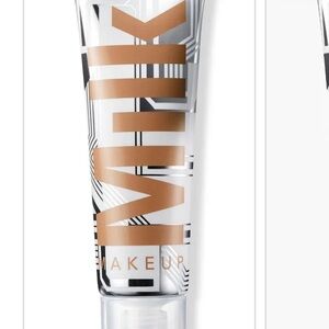 Milk makeup bionic glow highlighter